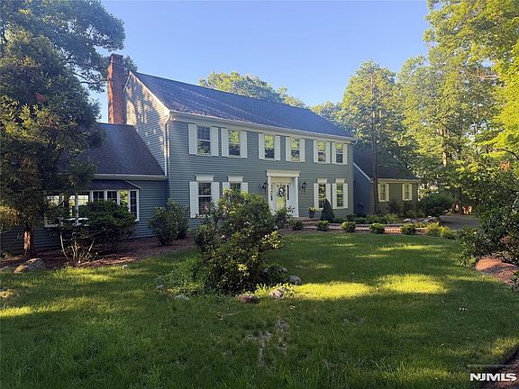 2nd image of 12 Laurel Hill Rd