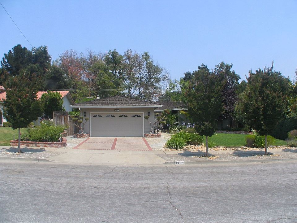 1st image of 1117 Stafford Dr