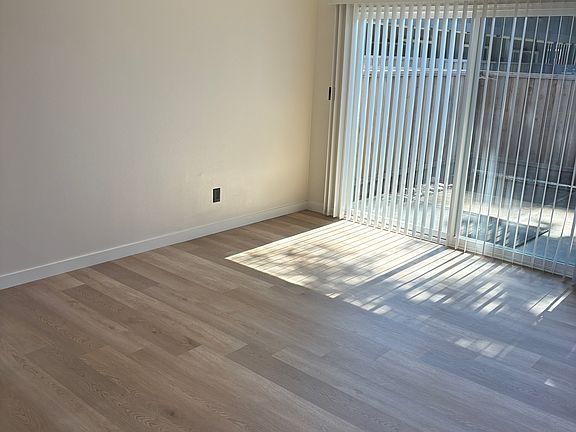 2nd image of 100 Oak Rim Way APT 18