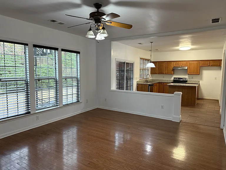 425 Friars Head Dr — Photo 12