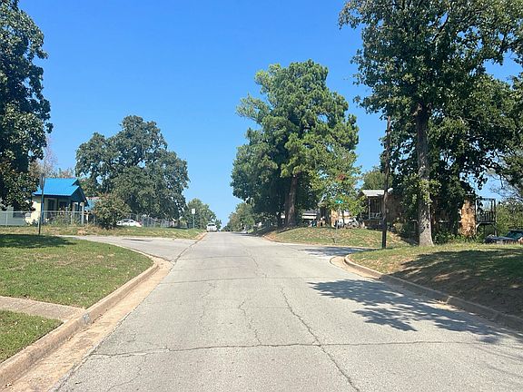 4th image of 710 N Wilson Ave