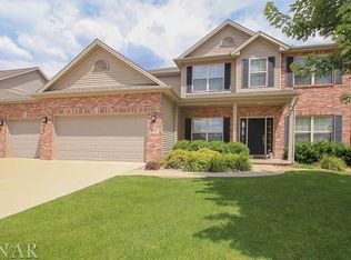 2804 Powell Dr, Bloomington, IL 61704