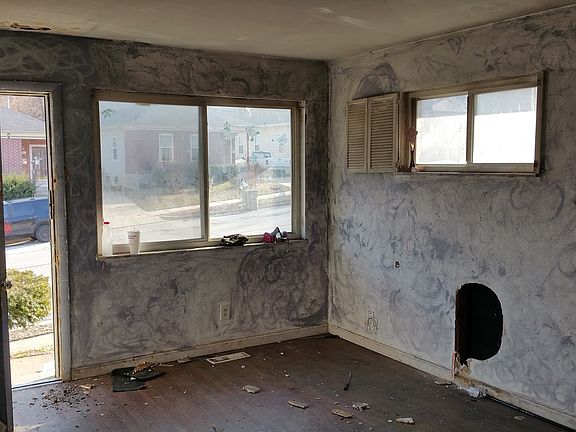 3rd image of 1405 Bissell St