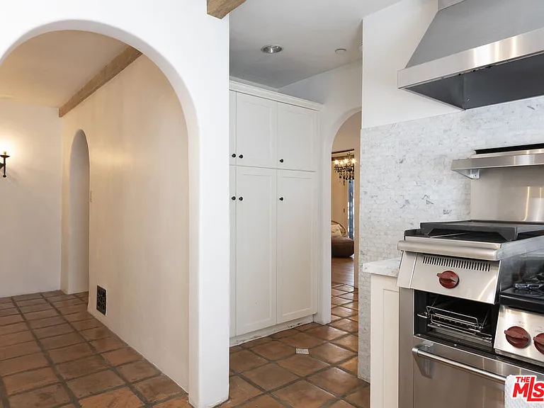 1407 N Beverly Dr — Photo 25