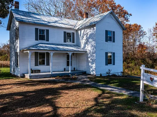 79 Canal Rd, Farnham, VA 22460
