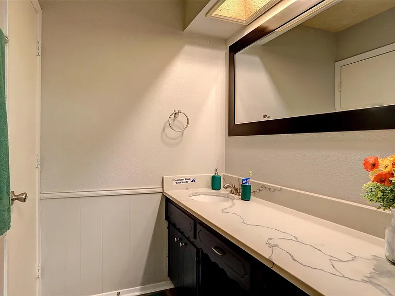 1615 Shelmar Ct — Photo 12