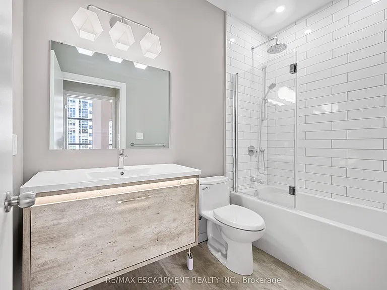 66 Bay St S #614 — Photo 21