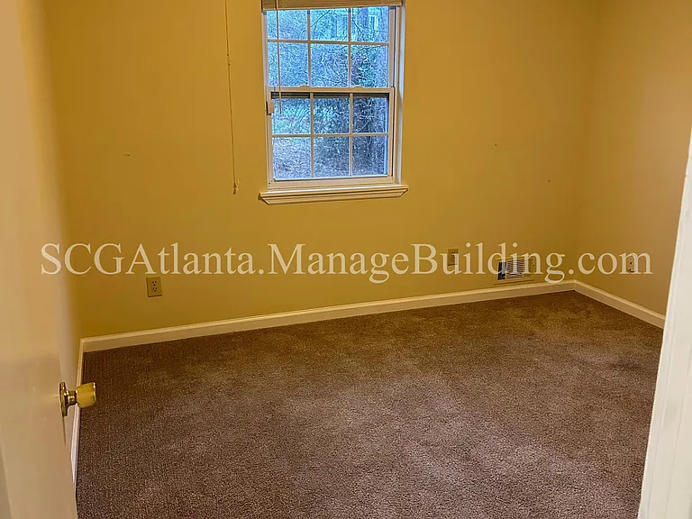 200 Pinehurst Dr — Photo 2
