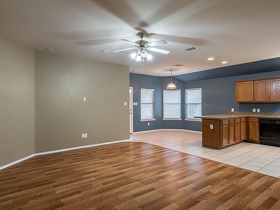 3rd image of 9512 Palm Valley Dr