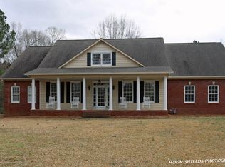 2140 Springdale Rd, Bessemer, AL 35022