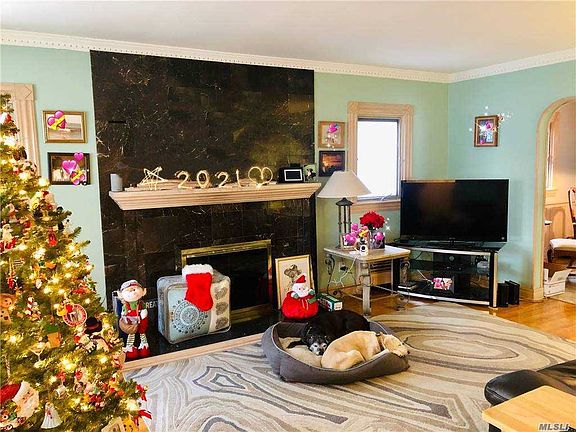 4th image of 8508 218th St