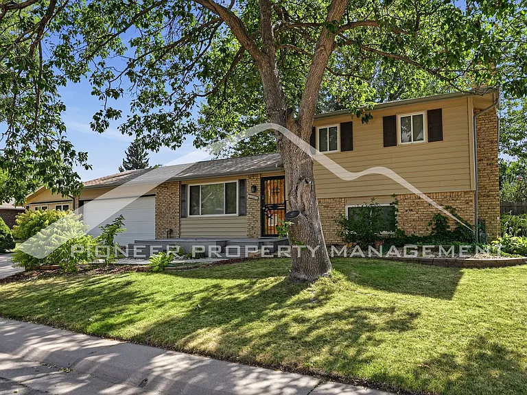 3167 S Emporia Ct — Photo 2