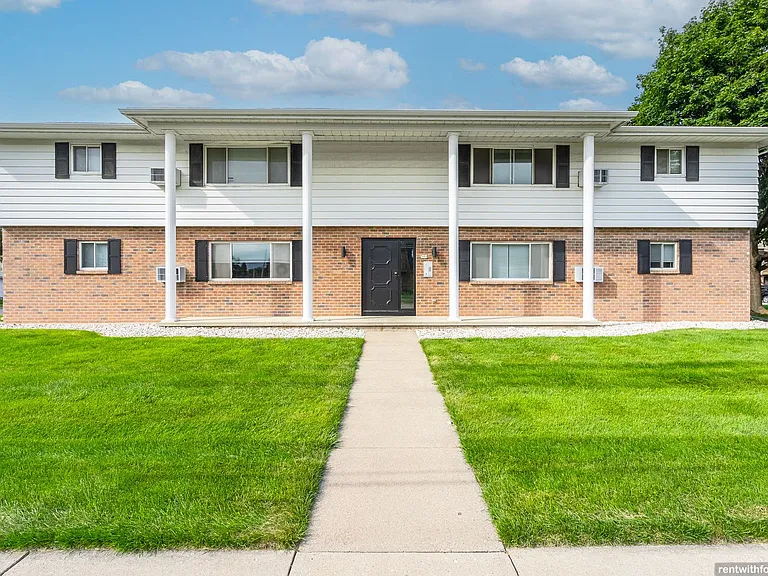 560 W Linwood Ave — Photo 27