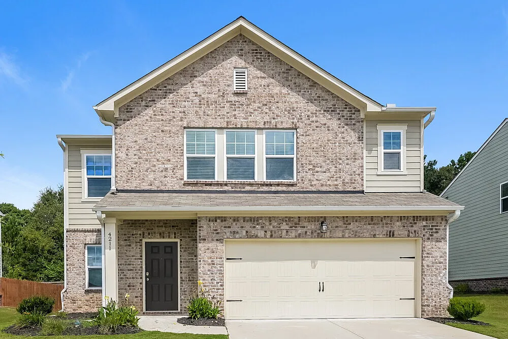 5 bed, 3.0 bath, 2688 sqft, $2,560 — Photo 1