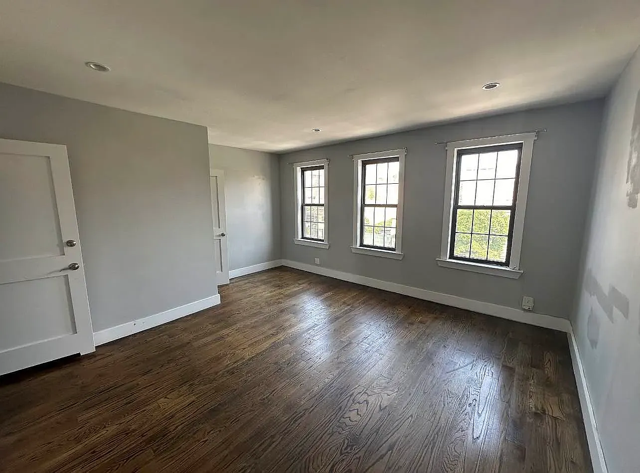 3410 Beverley Road — Photo 4
