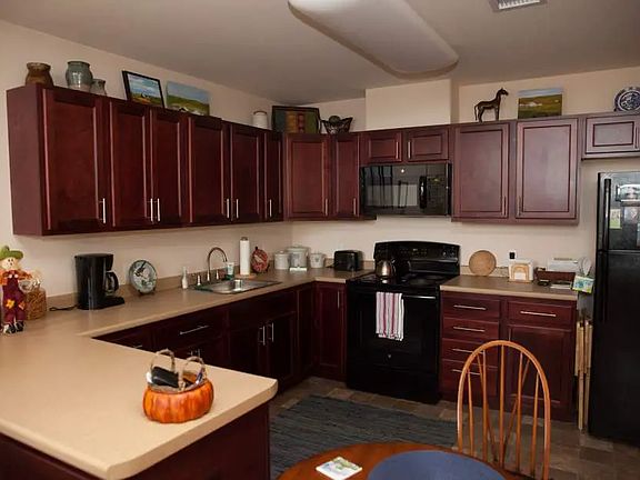 5th image of 250 Nazareth Way #8655