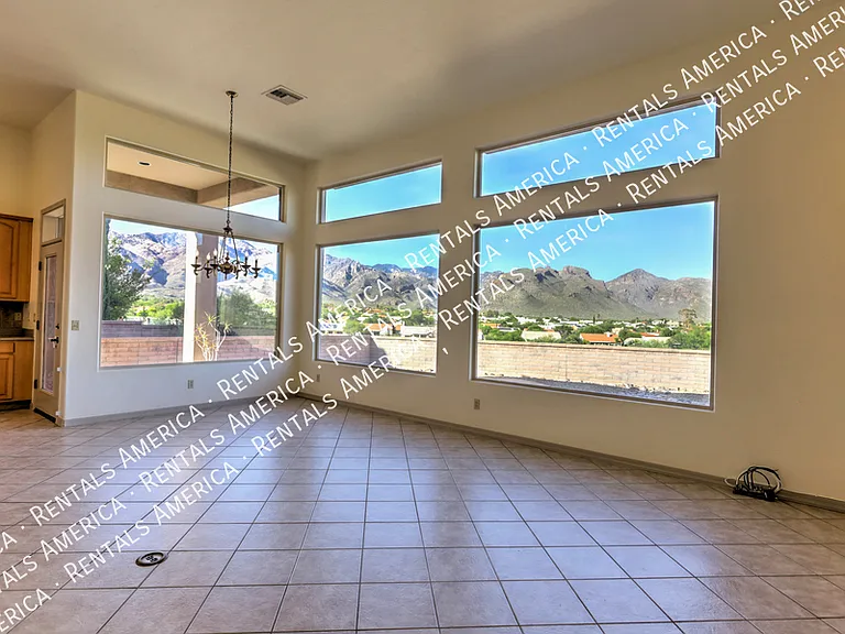 5032 N Valley Shadows Pl — Photo 6