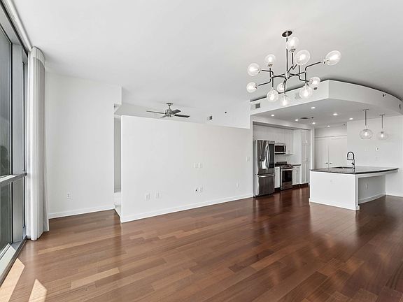 2nd image of 900 20th Ave S APT 1006