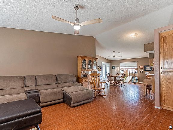 2nd image of 3040 W 29th St