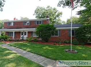 38 Pinewood Rd, Guilderland, NY 12084