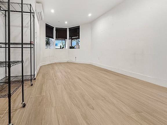 2nd image of 1467 Jefferson Ave #1E