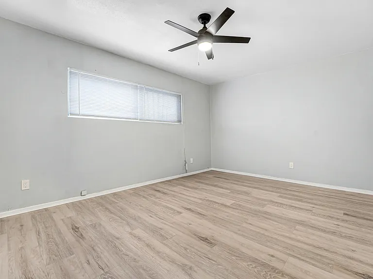 7411 S Figueroa St #1 — Photo 6