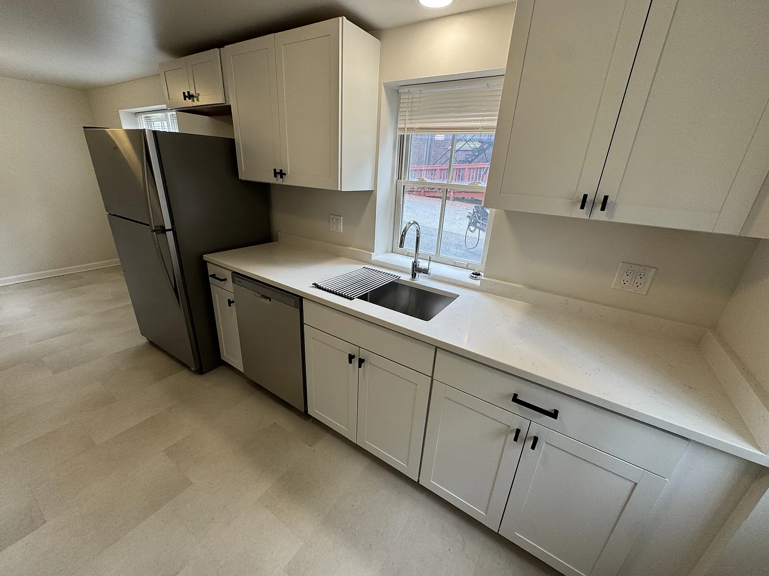 24 Vassar Street - B — Photo 2