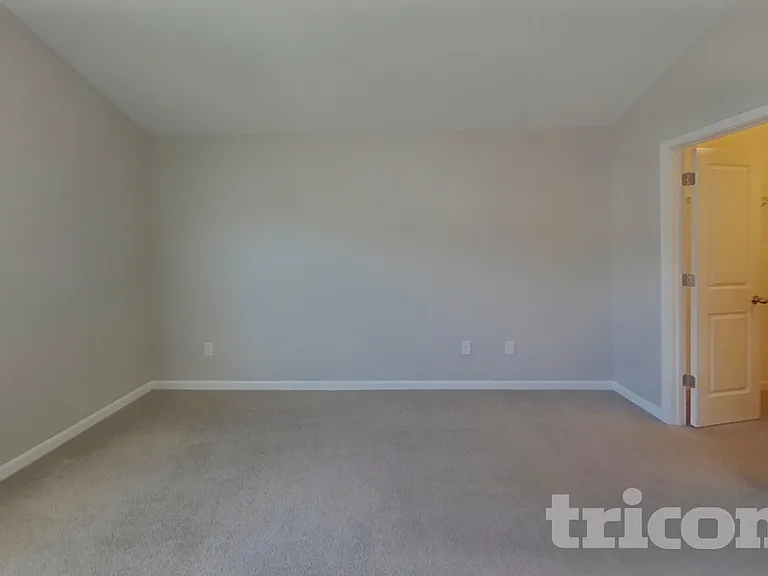 429 Victory Ln — Photo 6
