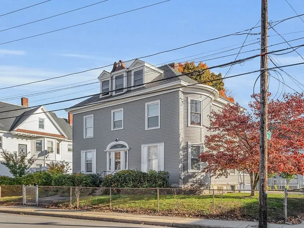 276 Pine St, Lowell, MA 01851