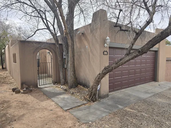 258 Camino De La Sierra, Santa Fe, NM 87501
