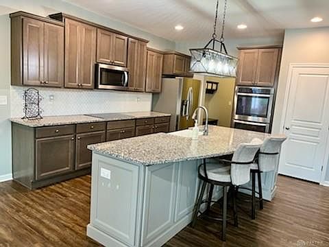 4th image of 1383 Golf Club Dr