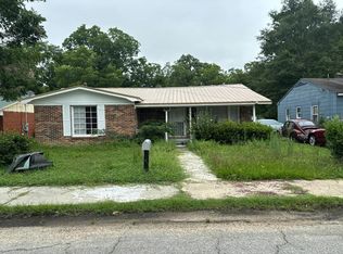 909 Strawberry St, Marion, SC 29571