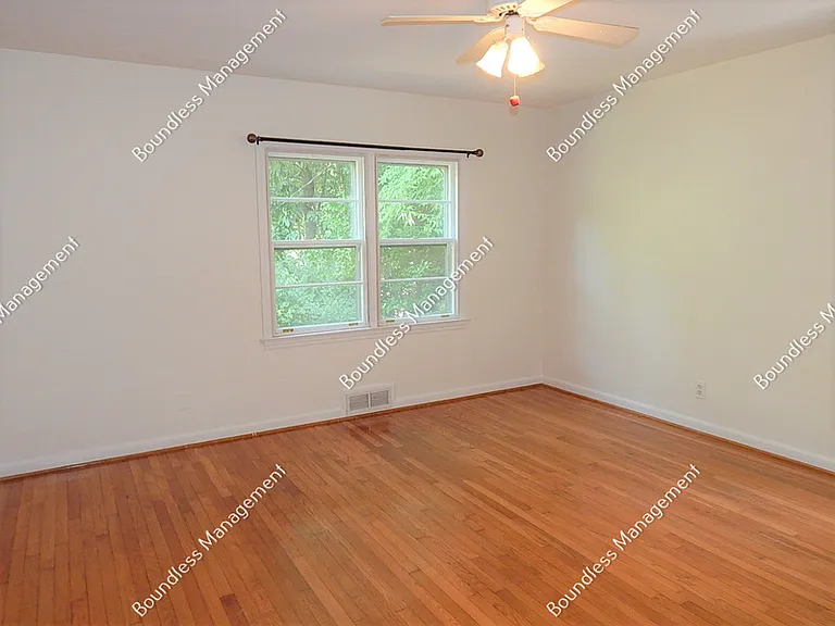 1033 Scott Blvd — Photo 17