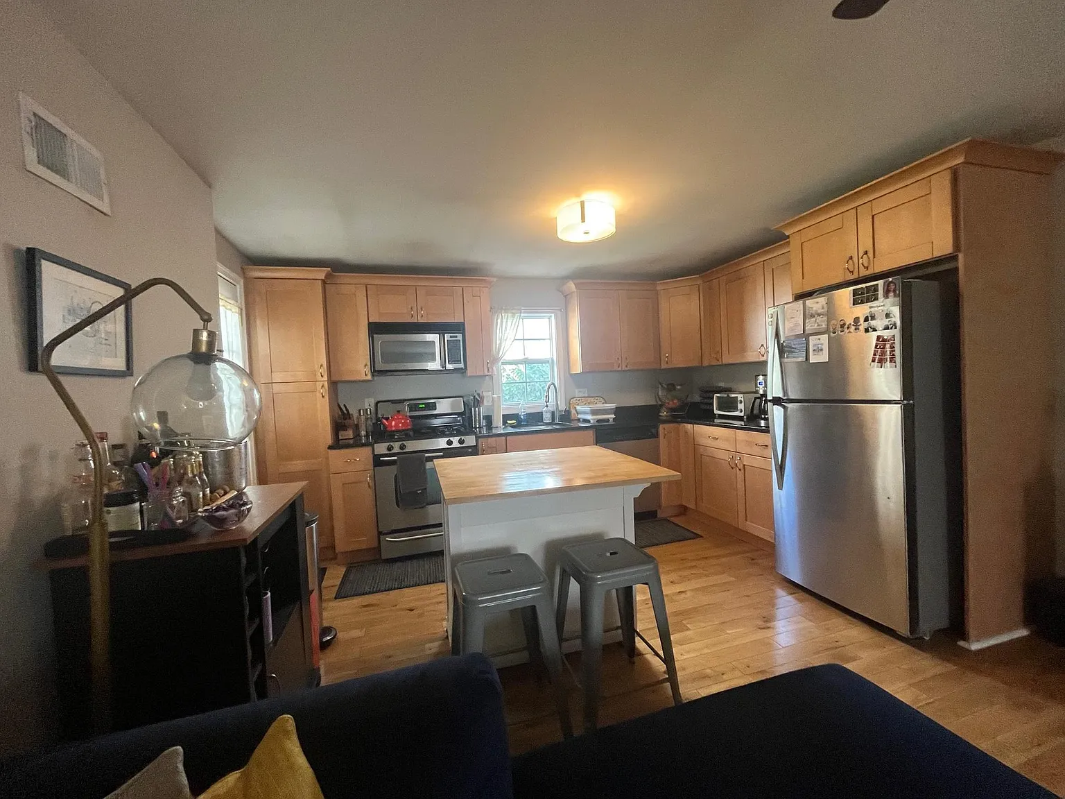 2 bed, 965 sqft, $2,300 — Photo 4