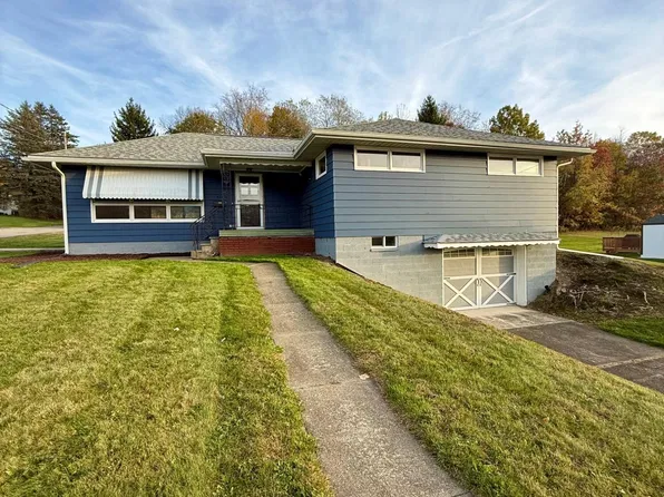 524 Delaware St, Mayfield, PA 18433