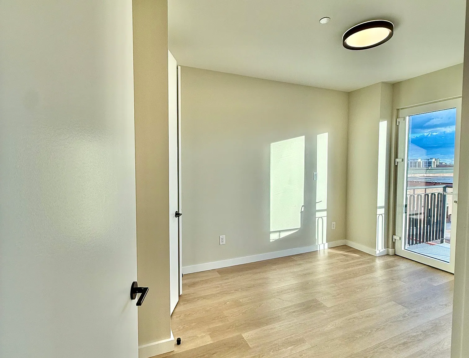 1600 Fulton Street — Photo 4