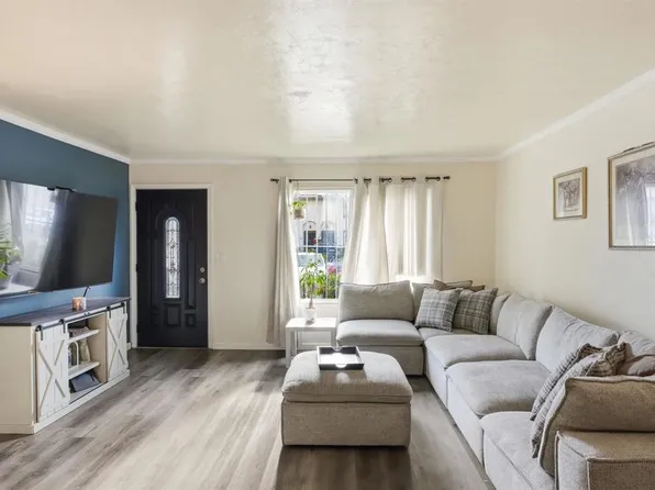 447 Ridgeway Ct, Spring Valley, CA 91977