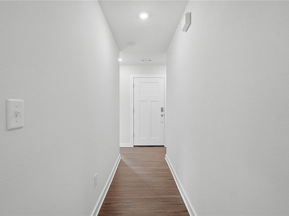 5th image of 1313 Valley Dr