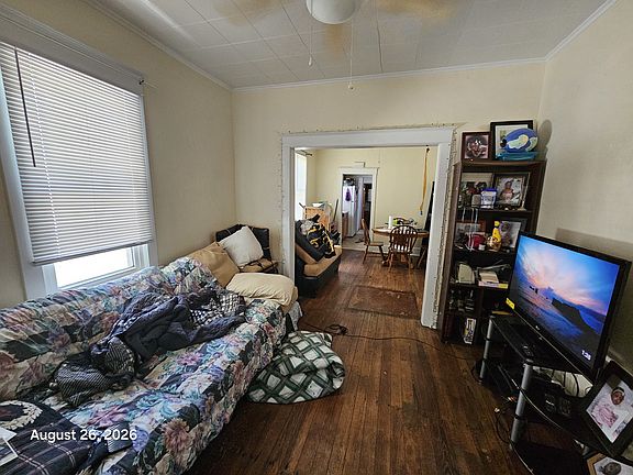4th image of 609 W Cherry St
