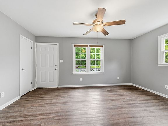3rd image of 526 9th St