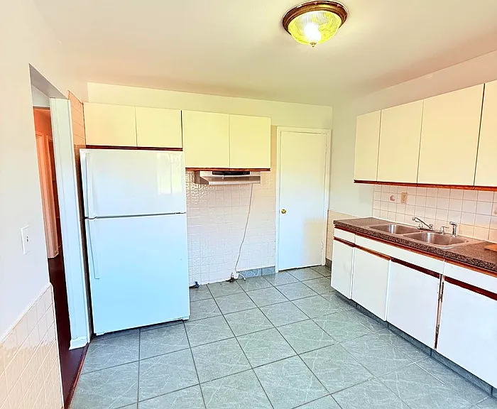 4224 Frazho Rd — Photo 4