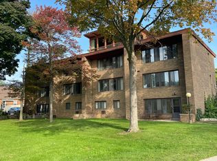 3350 Riverside Dr #4, Trenton, MI 48183