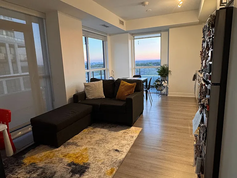 60 George Butchart Dr #619 — Photo 2