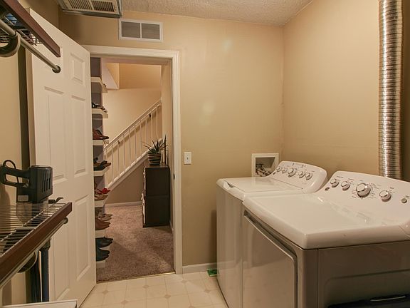 5th image of 537 Woodduck Dr Unit D