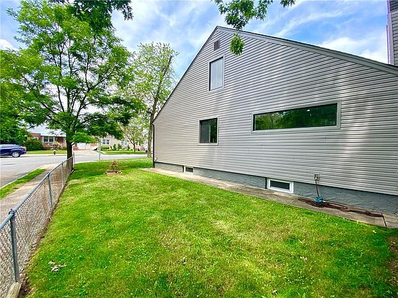 5th image of 240-08 83rd Ave