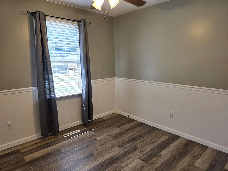273 Woodbridge Dr — Photo 3
