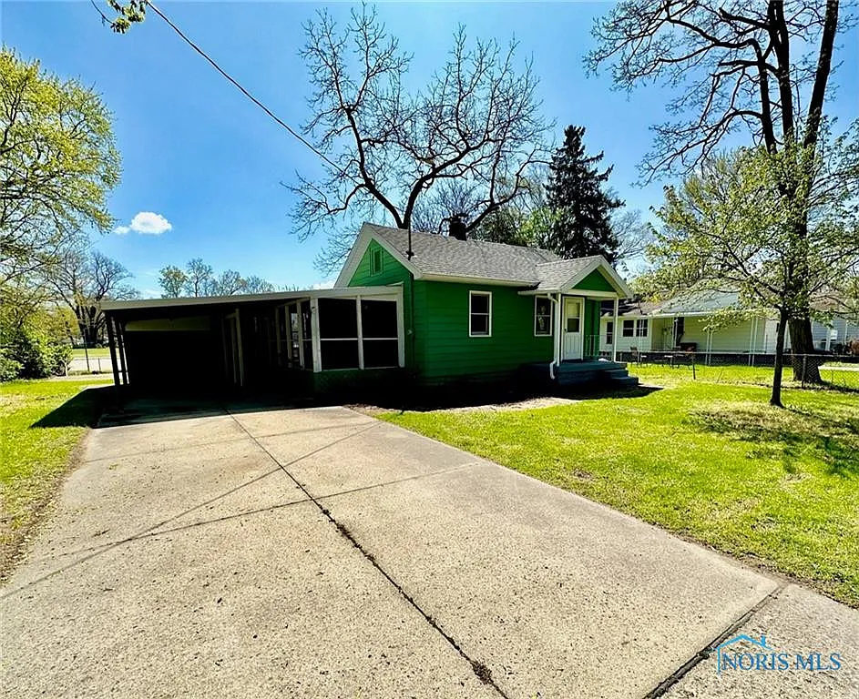 817 Clark St photo 1