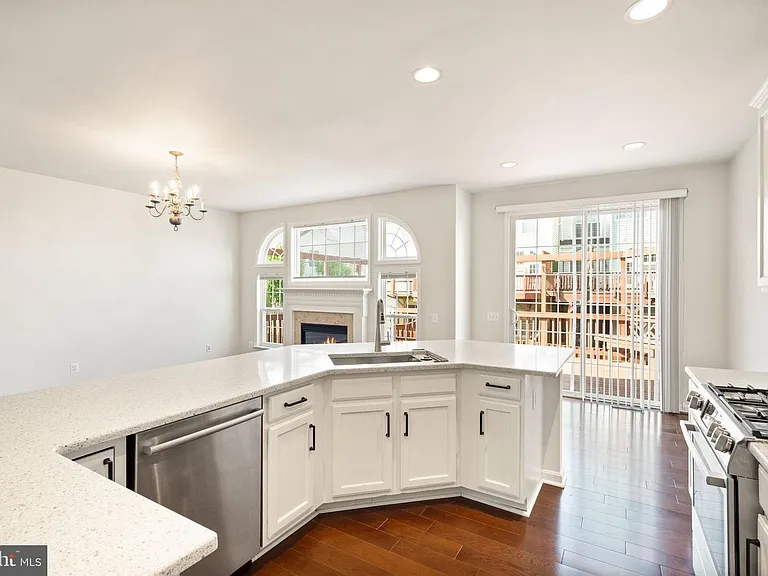 7056 Courtyard Way #1 — Photo 3