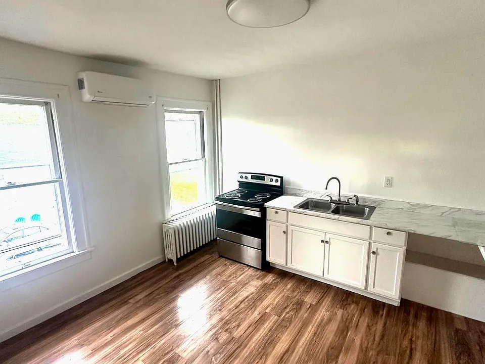 41 Grandview Ave #2