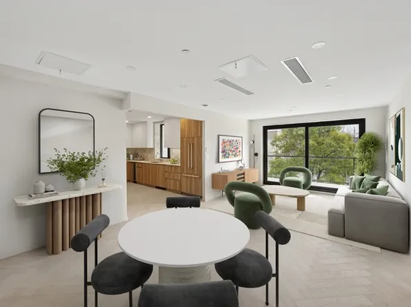 390 Manhattan Avenue image 2 of 10